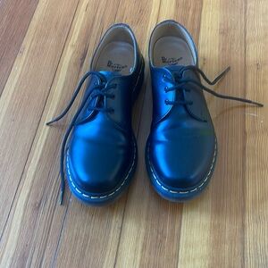 Doc Martens like new size 9. Barely worn.